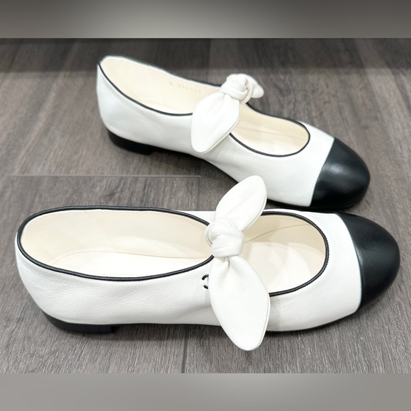 Chanel 2024 white ivory leather ballet flats with bow size 38 - Picture 11 of 16